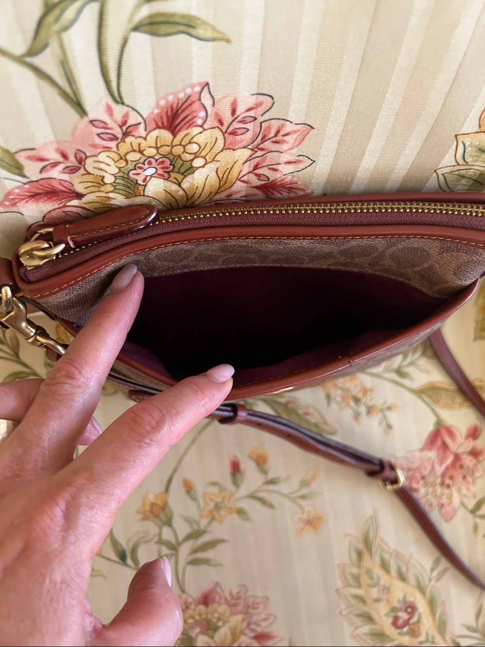Coach Kitt 26 Crossbody Signature Coated Canvas Bag - Picture 2 of 7